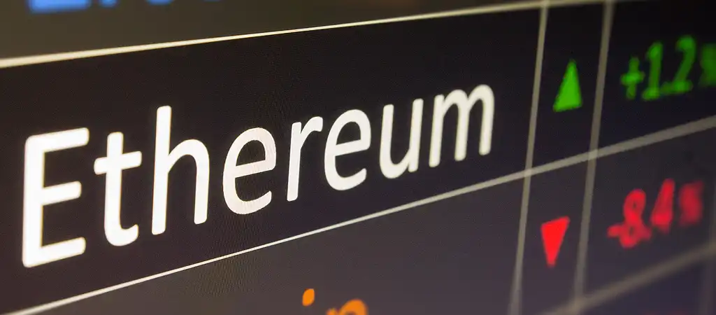 Ethereum árfolyam ingadozása zöld és piros változásokkal