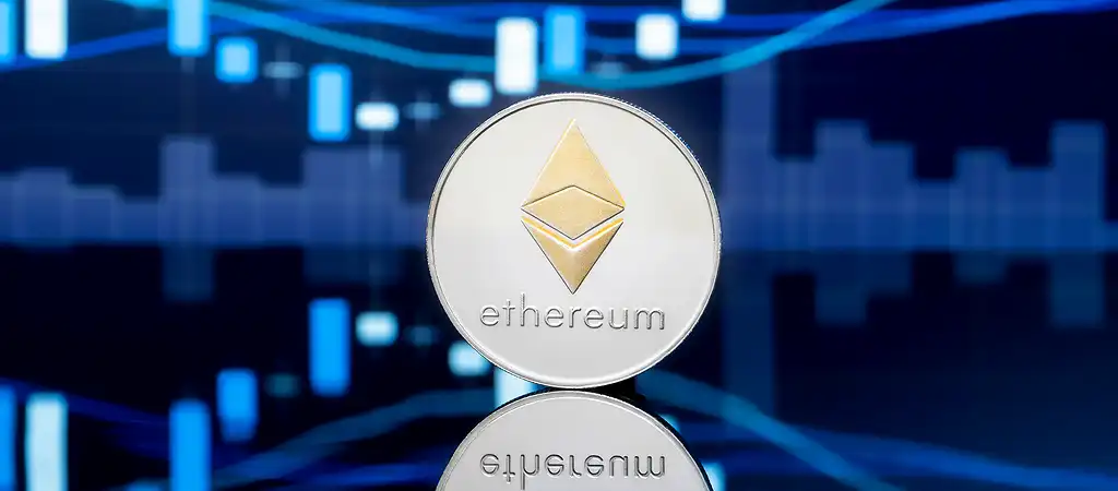 Ethereum érme digitális élő árfolyam grafikonokkal a háttérben